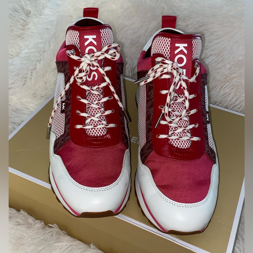 Authentic Michael Kors Gently Used size 11